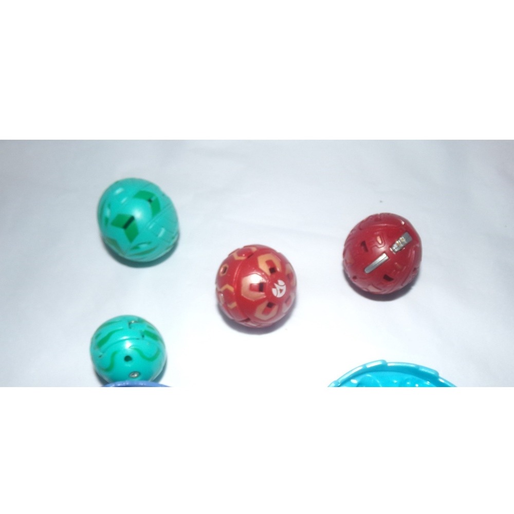 Bakugan Battle Brawlers Lot of 4 Pyrus Ventus Transforming Figures Red Green